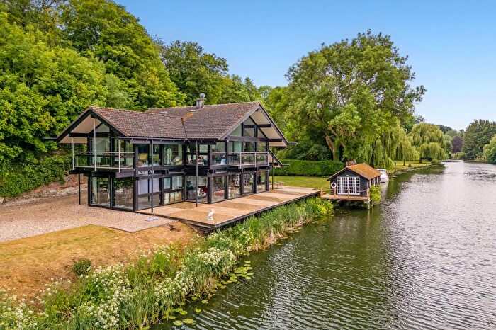 4 Bedroom Detached House For Sale In Goring, Reading, RG8