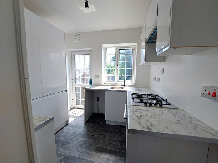 5 Bedroom Terraced House To Rent In Ilford, Essex, IG3
