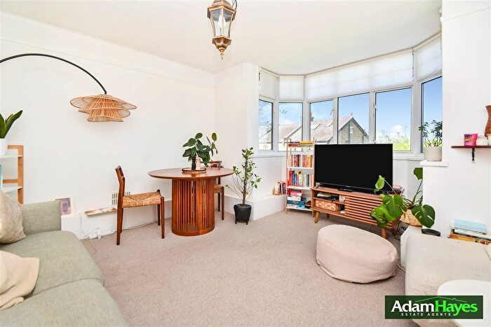 2 Bedroom Flat To Rent In Oakleigh Road North, Whetstone, N20