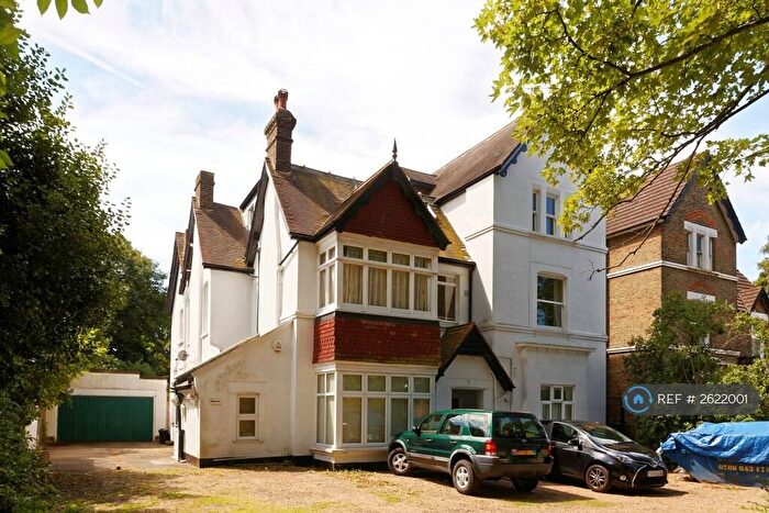 2 Bedroom Flat To Rent In Foxgrove Road, Beckenham, BR3