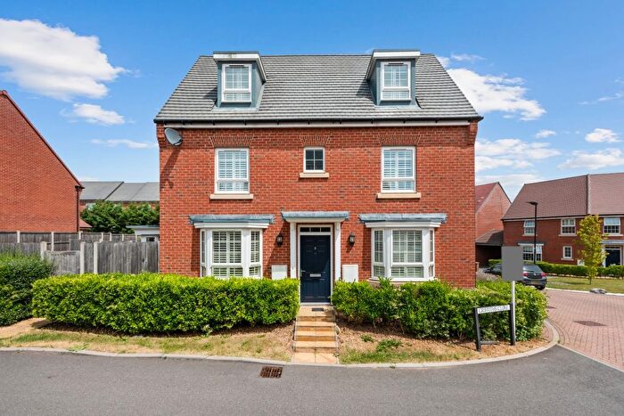 4 Bedroom Detached House To Rent In Griffiths Close, Bushey, WD23