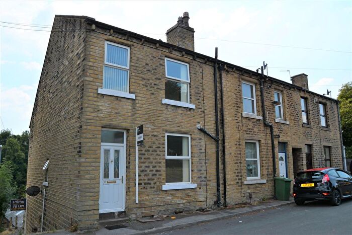 2 Bedroom Terraced House To Rent In Hill Top Road, Paddock, Huddersfield, HD1