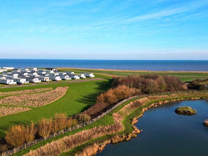 2 Bedroom Caravan For Sale In Seaside Rd, Hull, HU11