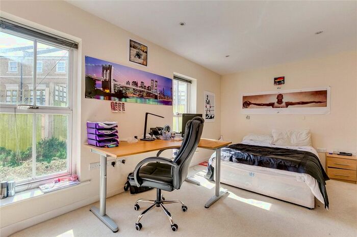 2 Bedroom Flat To Rent In Canal Boulevard, London, NW1