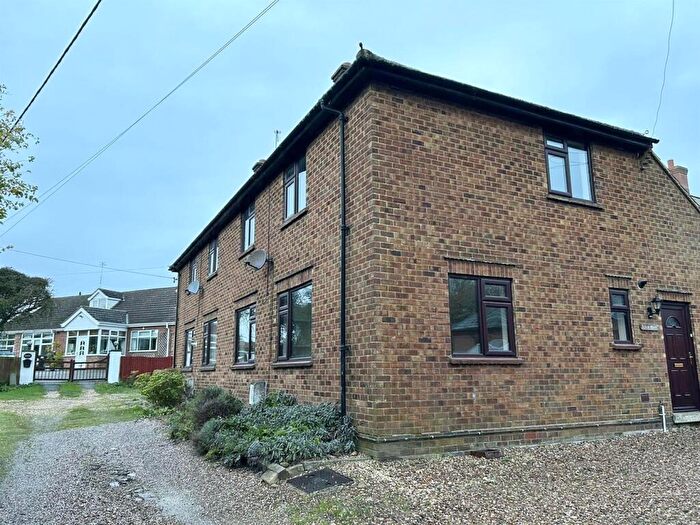 3 Bedroom Semi-Detached House To Rent In Main Road, Burwell, Louth, LN11