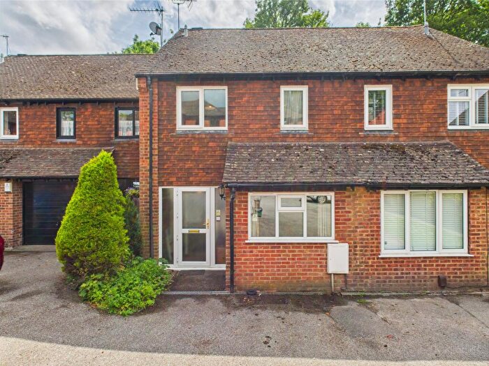 3 Bedroom Terraced House For Sale In Portway Drive, High Wycombe, Buckinghamshire, HP12