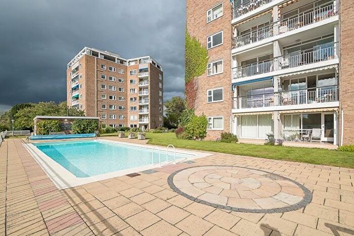 2 Bedroom Apartment To Rent In Ulster Court, Albany Rd, Kingston, KT2