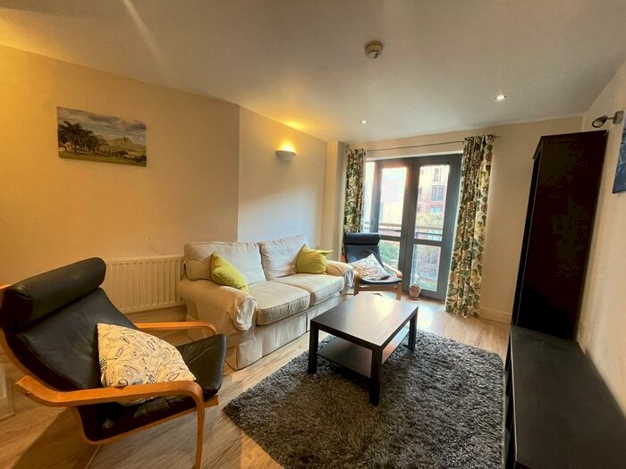 2 Bedroom Apartment To Rent In Brook House, Ellesmere Street, M15