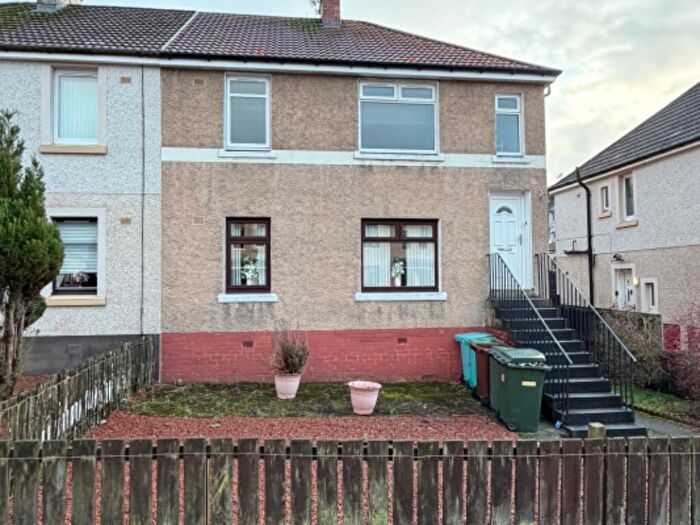 3 Bedroom Maisonette To Rent In Hawthorn Drive, Wishaw, ML2