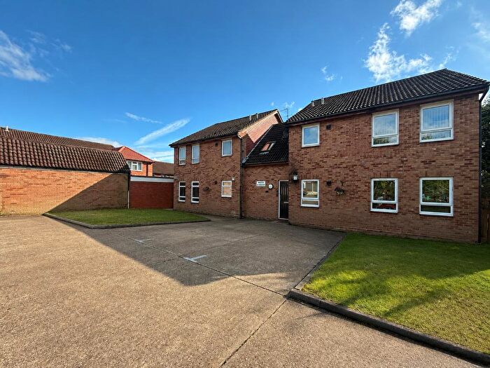 Studio For Sale In Glenfield Road, Warden Hills, Luton, Bedfordshire, LU3