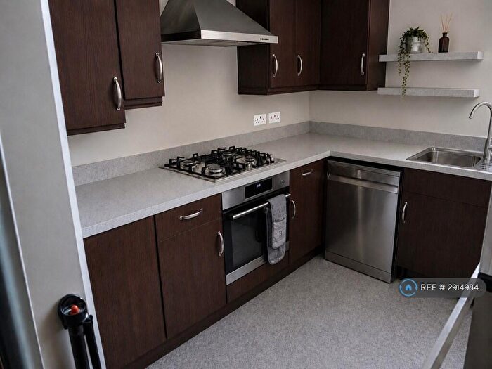 2 Bedroom Flat To Rent In Claddagh Court, London, N18