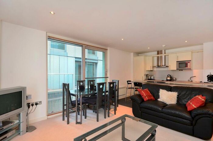 2 Bedroom Flat To Rent In Brewery Square, Clerkenwell, London, EC1V