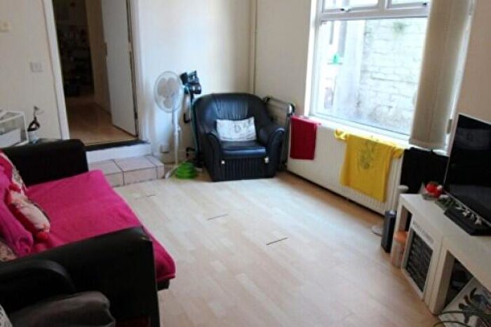 2 Bedroom Flat To Rent In Keppoch Street Cardiff, CF24