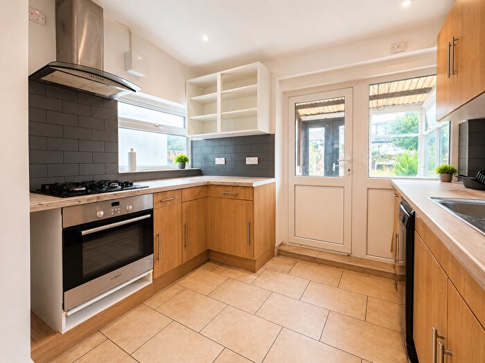 1 Bedroom Terraced House To Rent In Amberley Road, Leyton, E10