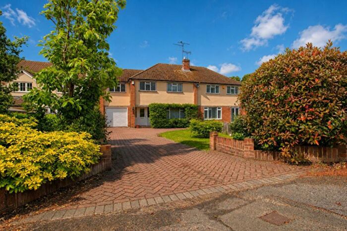 4 Bedroom Semi-Detached House For Sale In Nine Mile Ride, Wokingham, RG40
