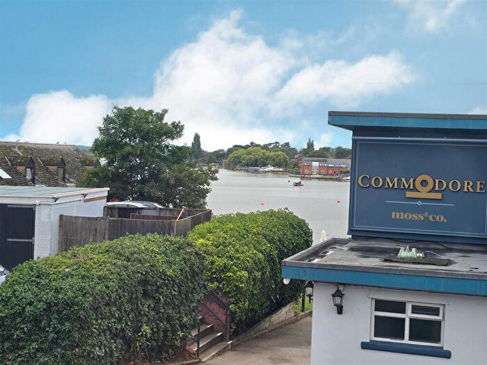 2 Bedroom End Of Terrace House For Sale In Commodore Road, Oulton Broad, NR32