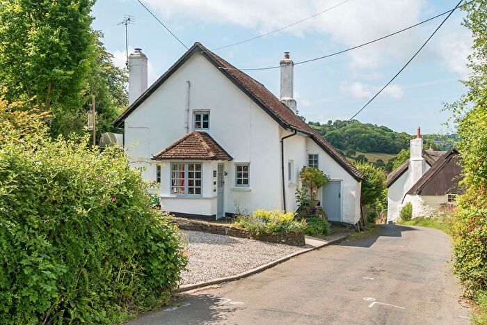 2 Bedroom Detached House For Sale In Higher Ashton, Exeter, EX6