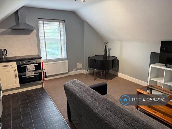 1 Bedroom Flat To Rent In Shinfield Road, Shinfield, Reading, RG2