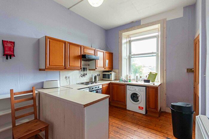 2 Bedroom Flat To Rent In L – Roseneath Street, Edinburgh, EH9