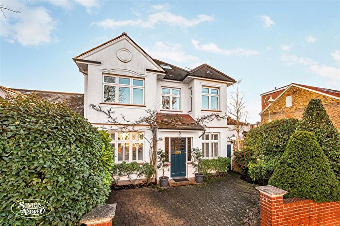 5 Bedroom Detached House For Sale In Carew Road, Northfields, W13