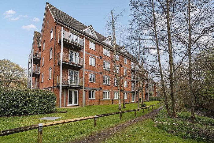 2 Bedroom Apartment For Sale In The Lamports, Alton, Hampshire, GU34