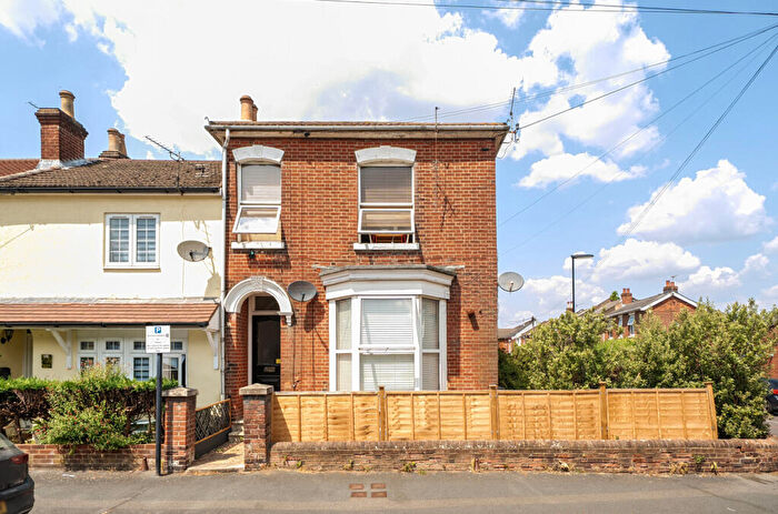 1 Bedroom Flat For Sale In Middle Street, Inner Avenue, Southampton, Hampshire, SO14