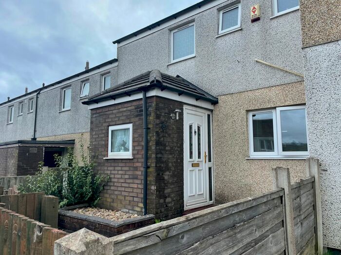 2 Bedroom Terraced House To Rent In Hollins Bank, Glossop, SK13