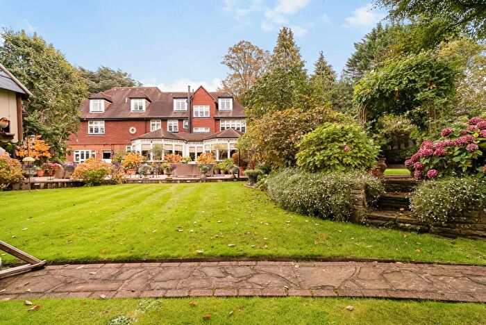 6 Bedroom Detached House For Sale In Woodcote Park Avenue, Purley, CR8