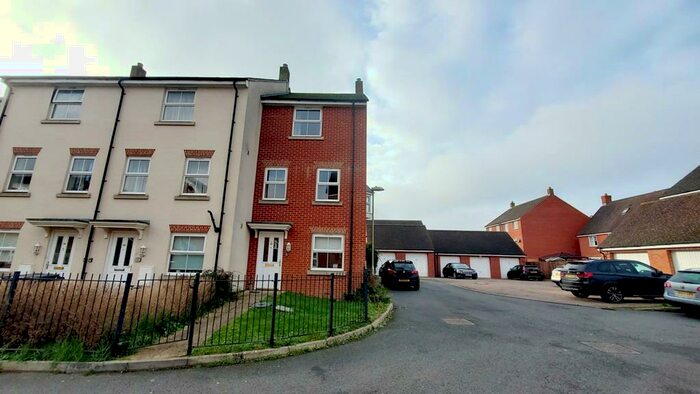 4 Bedroom Town House To Rent In Waddington Way, Kingsway, GL2