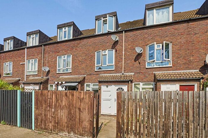 3 Bedroom Property To Rent In Mcdermott Close, Battersea, SW11