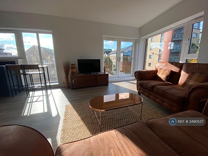 2 Bedroom Flat To Rent In Cottonyards, Glasgow, G5