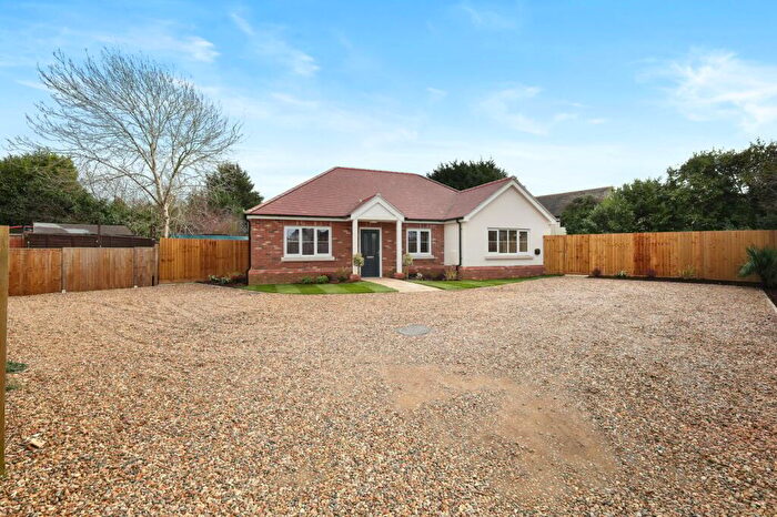 3 Bedroom Detached Bungalow For Sale In Coggeshall Road, Braintree, CM7