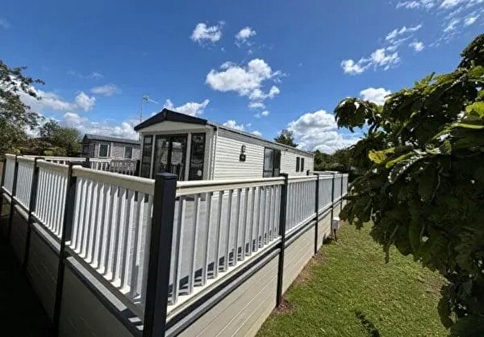 2 Bedroom Park Home For Sale In Salters Lane, Lower Moor, Pershore, WR10