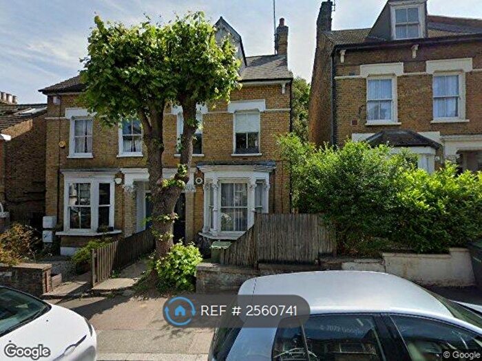 2 Bedroom Flat To Rent In Westcombe Hill, Blackheath, SE3