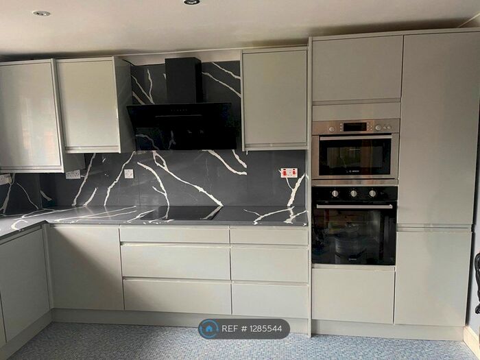 4 Bedroom Semi-Detached House To Rent In Staines, Staines TW18