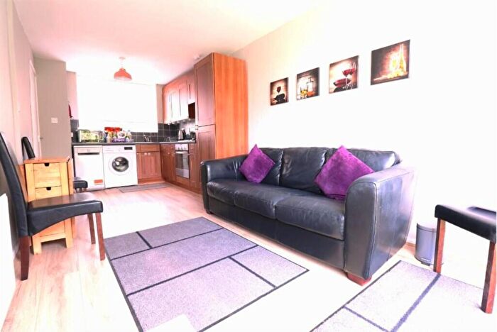 3 Bedroom Terraced House To Rent In Parker Street, Birmingham, B16