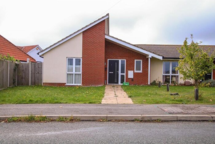 2 Bedroom Bungalow For Sale In Wangford Road, Reydon, IP18