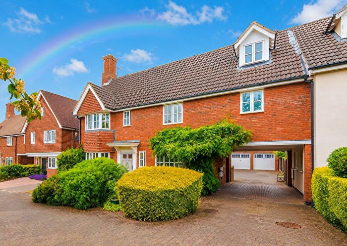 5 Bedroom Link Detached House For Sale In Alcott Place, Winwick, WA2
