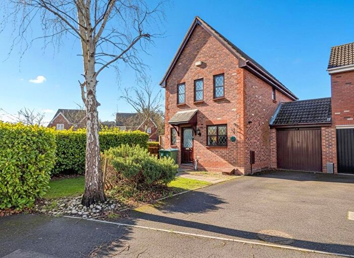 3 Bedroom Link Detached House For Sale In Larkspur Close, Marlborough Place, Littlehampton, BN17