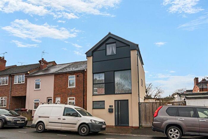 2 Bedroom Town House For Sale In Oxford Street, Caversham, Reading, RG4