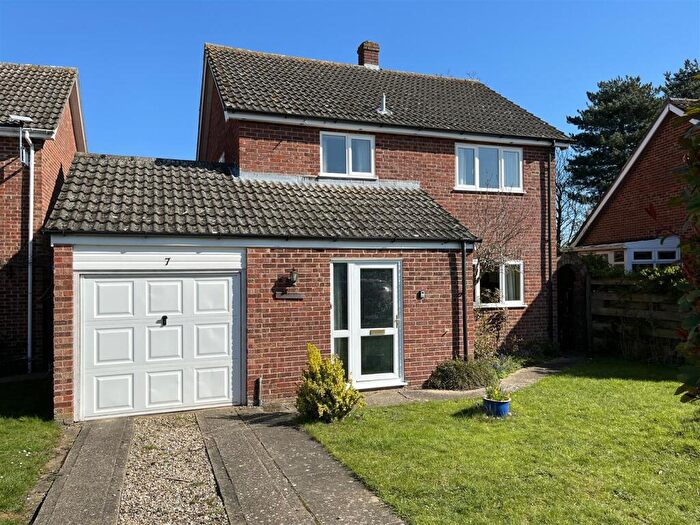 3 Bedroom House For Sale In Fiona Close, Wymondham, NR18