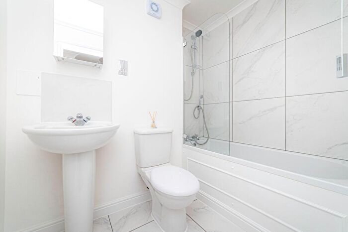 1 Bedroom Flat To Rent In Whiting Crescent, Faversham, Kent, ME13