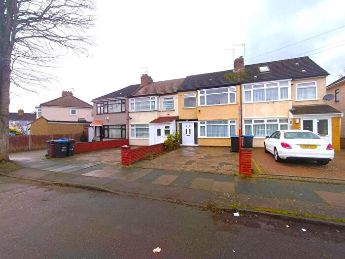 3 Bedroom Terraced House To Rent In Winnington Road, Enfield, EN3