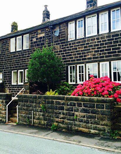2 Bedroom Terraced House To Rent In Calderbrook Road, Calderbrook, Littleborough, OL15