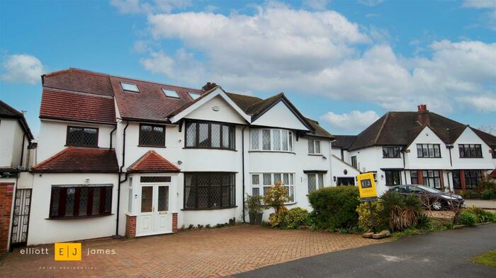 5 Bedroom Semi-Detached House To Rent In Grange Crescent, Chigwell, IG7