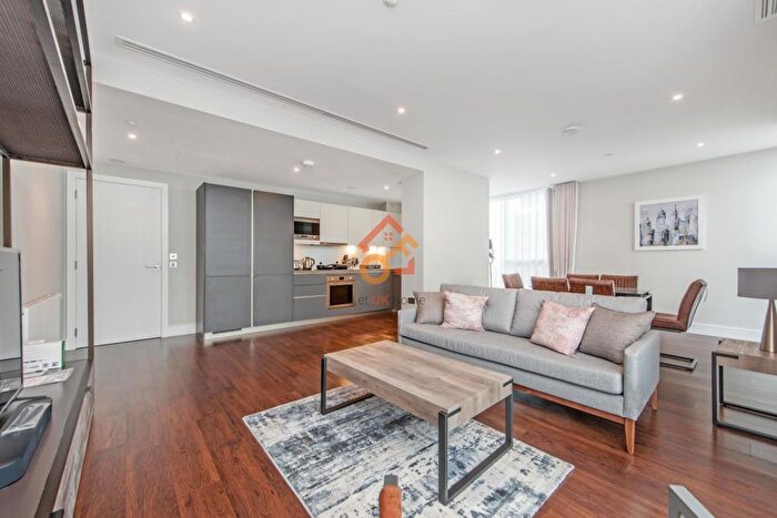 3 Bedroom Flat To Rent In Maine Tower, Harbour Way, London, E14
