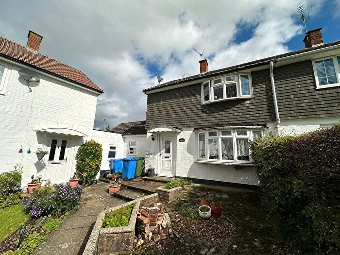 3 Bedroom End Of Terrace House To Rent In Spinner Green, Bracknell, Berkshire, RG12