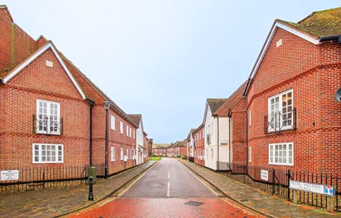 2 Bedroom Flat To Rent In Chichester, PO19