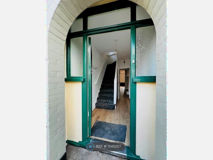 4 Bedroom End Of Terrace House To Rent In Sydney Road, Ilford, IG6