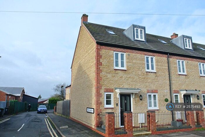 4 Bedroom End Of Terrace House To Rent In Saffron Road, Rushden, NN10